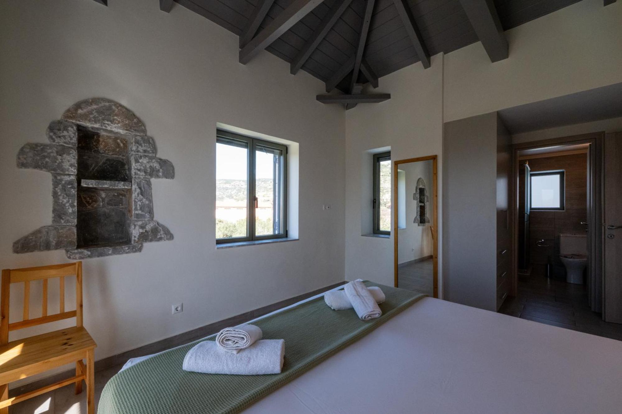 Torri Di Pietra Villa Stoupa Phòng bức ảnh